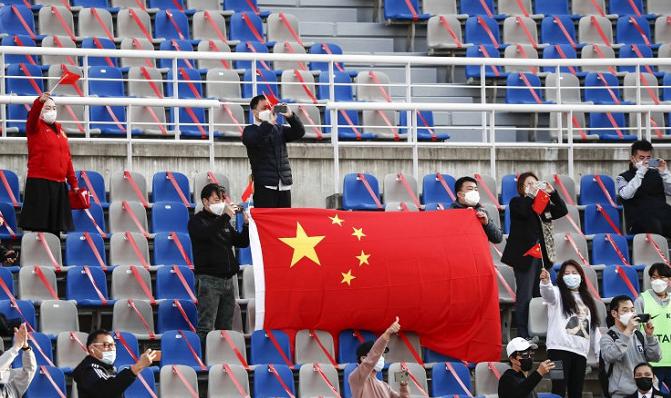 决战在即！中国女足雨中训练不放松，韩国队自信：取消官方训练(4)