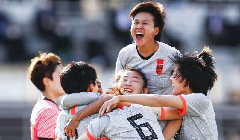 决战在即！中国女足雨中训练不放松，韩国队自信：取消官方训练(5)