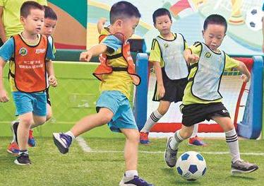 这些地区踢球孩子有福了 教育部公示11个青少年校园足球试验区(1)