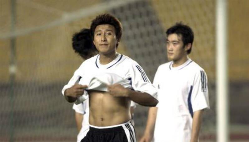 前国足队长张恩华去世，太让人痛心，正处于事业的巅峰(3)
