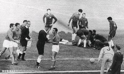 1962年智利世界杯是一届黑色的世界杯，充满了地震和暴力(2)