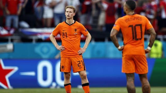 欧洲杯再负捷克 没学乖的荷兰出局可不只因为红牌(3)