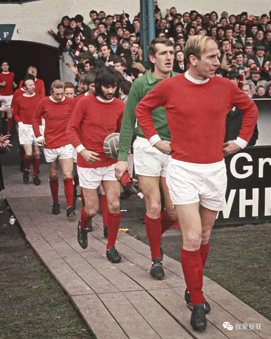 官宣！红魔2021-22赛季新战袍来了，灵感向1967-68赛季致敬(4)