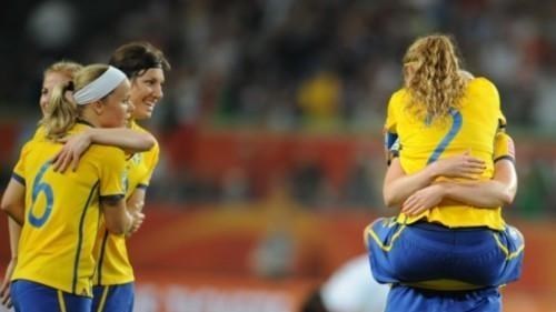 奥运女足小组赛——硬碰硬，瑞典弓拉满月，美国剑走偏锋(1)