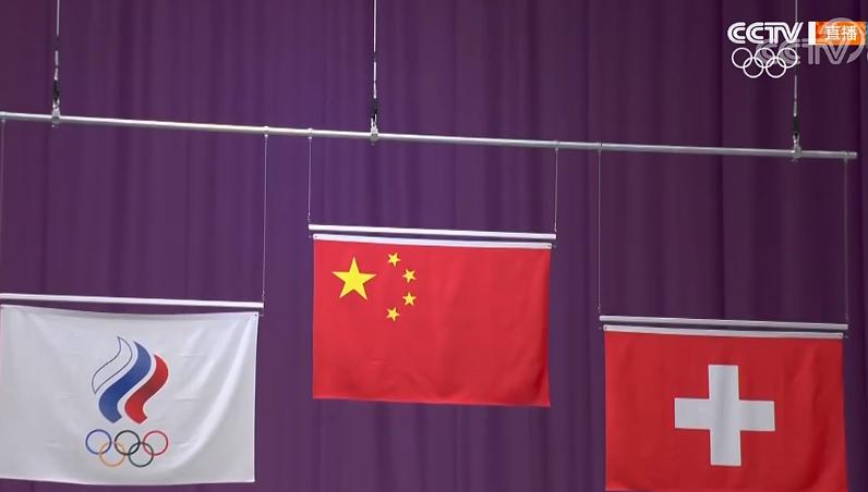 升国旗、奏国歌！国际奥委会主席巴赫颁发奖牌，杨倩登上最高领奖台(7)