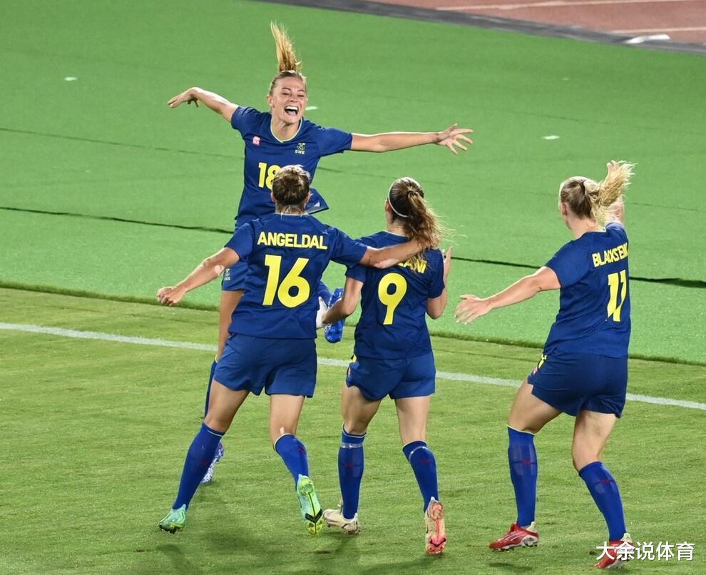 澳大利亚女足VS美国女足，主队交手处于绝对下风，客队气势汹汹(3)
