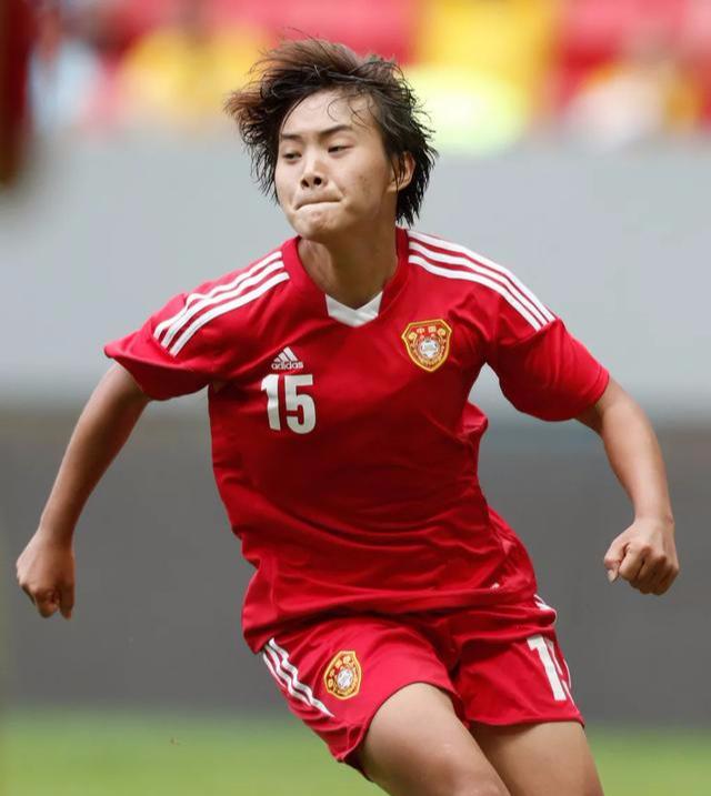 中国女足球员王霜被寄予厚望，这一切都是男足的成全吗？(1)