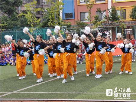 快乐足球 健康校园！昆明市启动足球进校园活动(2)