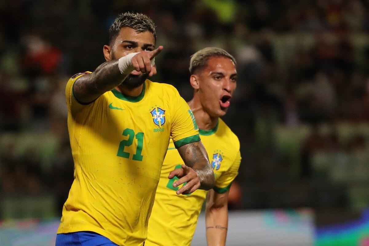 南美预选核心分析：巴西vs乌拉圭，稳固榜首，内马尔PK苏神(3)