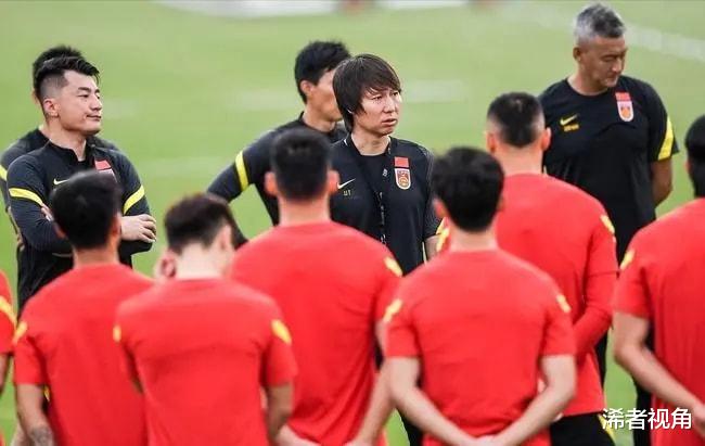 难得! 中国足球传来喜讯: 李铁做出重大决定, 赢球反超阿曼或许有戏(1)