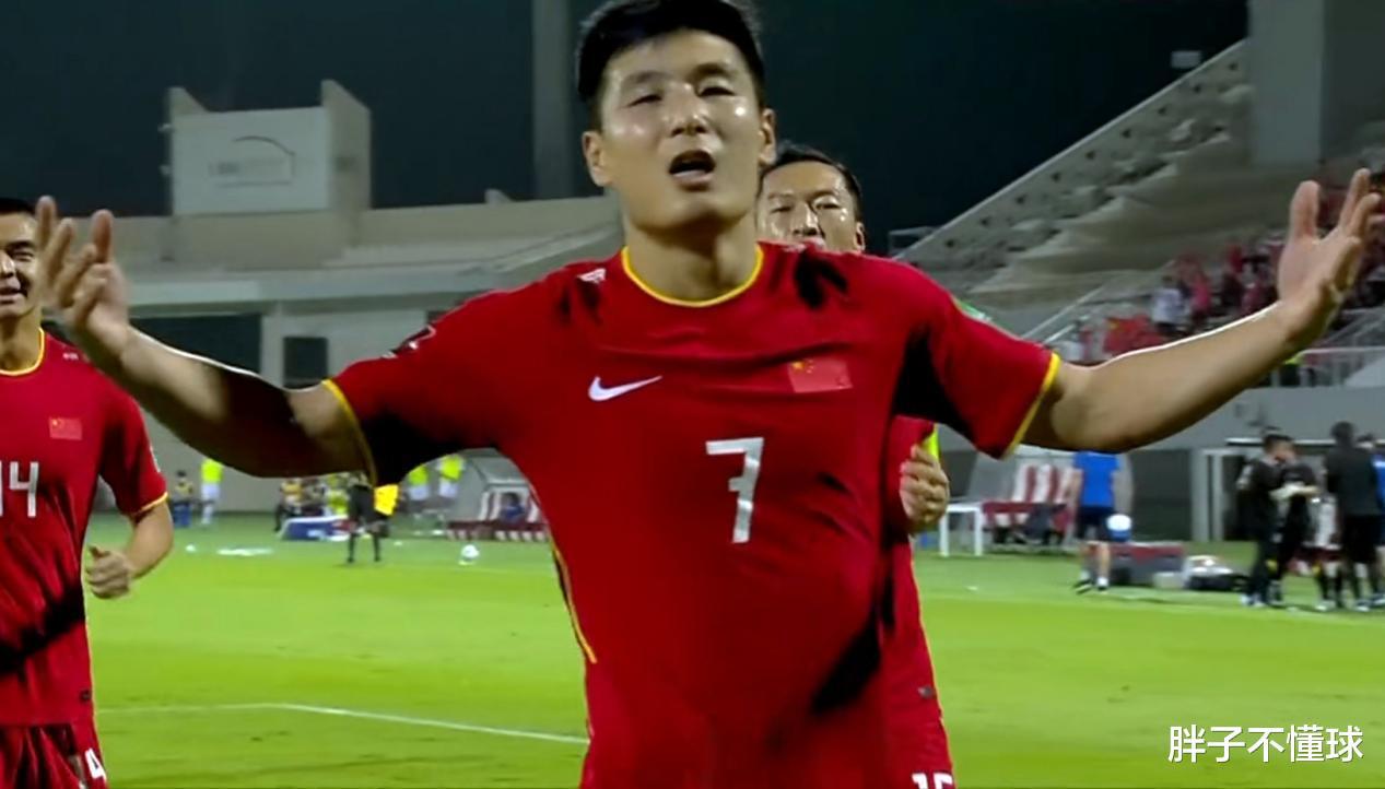 中国足协为何想推球员留洋？看看12强赛中的武磊，和刚卫冕的王霜(3)