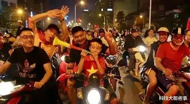 越南举国欢庆，国足举国被骂(3)