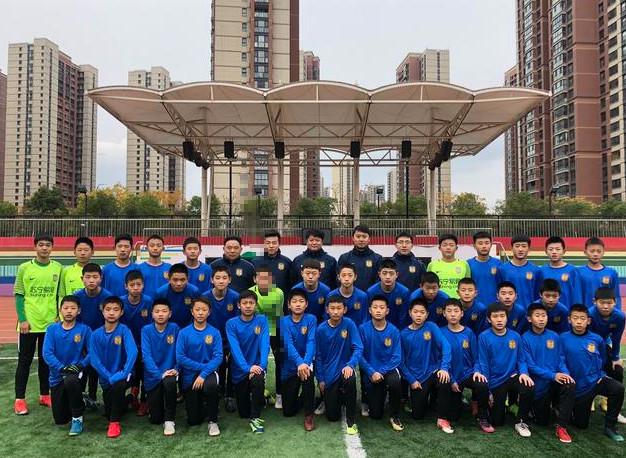 中国足球青训工作的两个难题，13岁现象，成本居高不下(3)