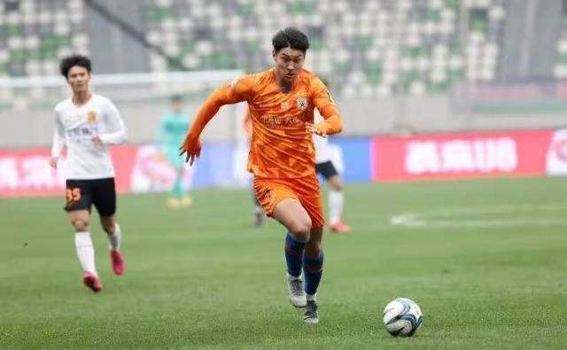 中国足球应加快改进联赛运行机制 应在男足层面积极发扬足球精神(8)