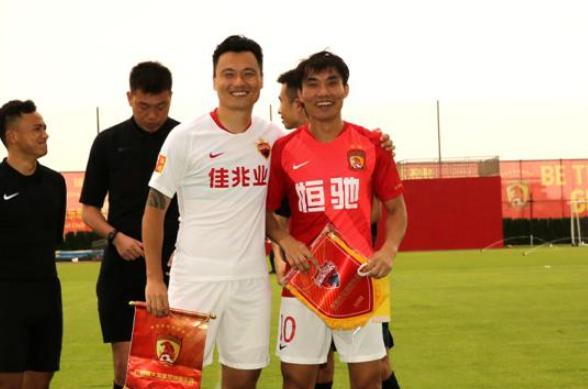 国足负于越南队后的评选中，郑智是第一名(3)
