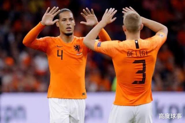 如果说荷兰国家队的中卫组合是世界第一，应该没有什么异议吧？(1)