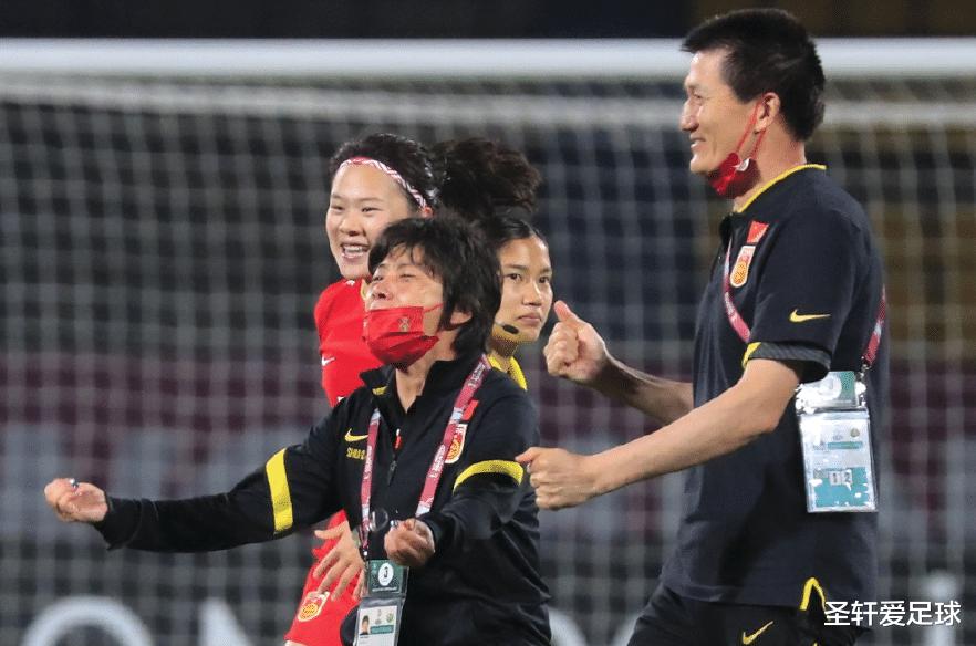 0-0！世界第1爆冷，85分钟侥幸脱险，中国女足重返巅峰具备1要件(14)