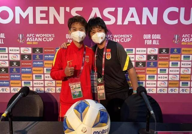 王霜是中国最好的女足队员，她为什么不到国外去踢球呢？(1)