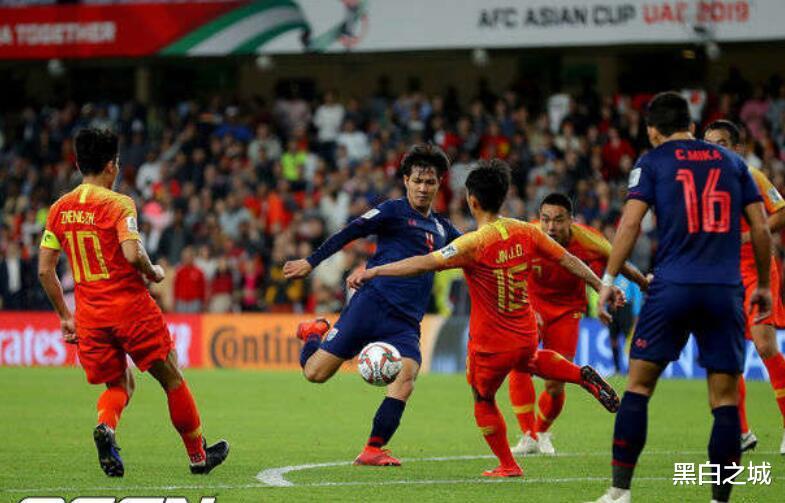 嚣张！泰国球迷：中国男足水平太差，跟他们踢比赛真晦气(3)