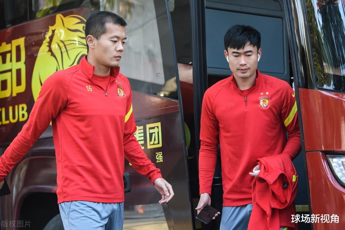 中超动态：广州队尚未与一线队球员沟通，蔡慧康受伤返回上海海港(6)