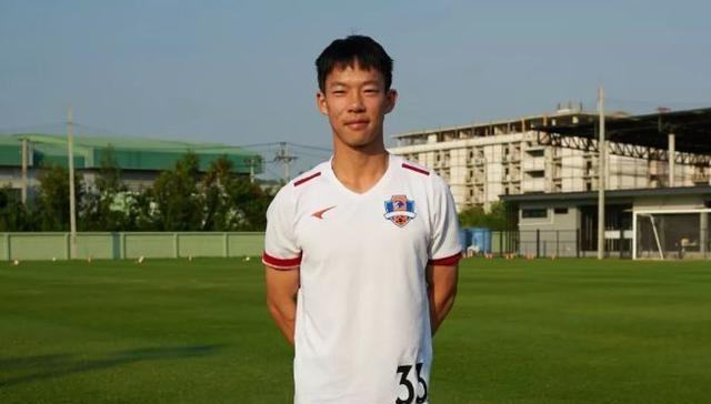 泰山队留洋小将转会中超升班马，竞争U23首发，望成为新韦世豪(2)