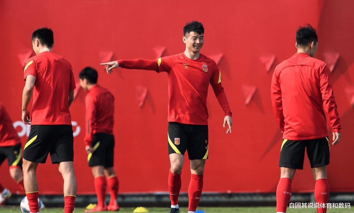 世预赛中国队总结：为什么国足没有球迷，只有看热闹不嫌事大的人(2)