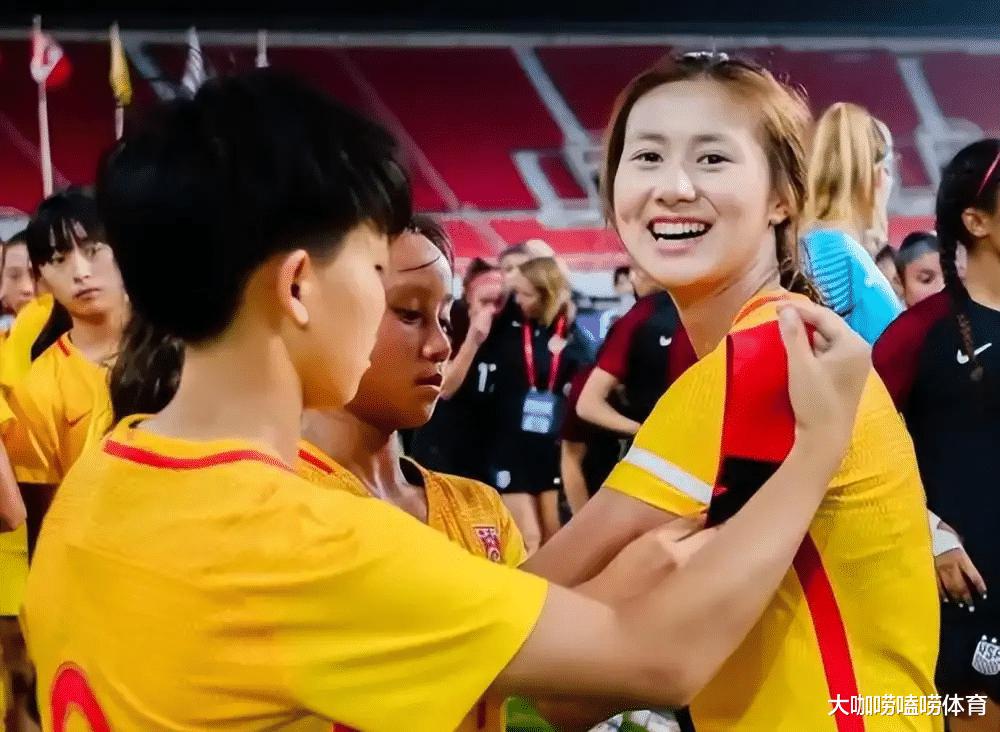 6-0！中国女足王牌闪耀欧洲，独造3球率队狂胜，角球险些直接破门(1)