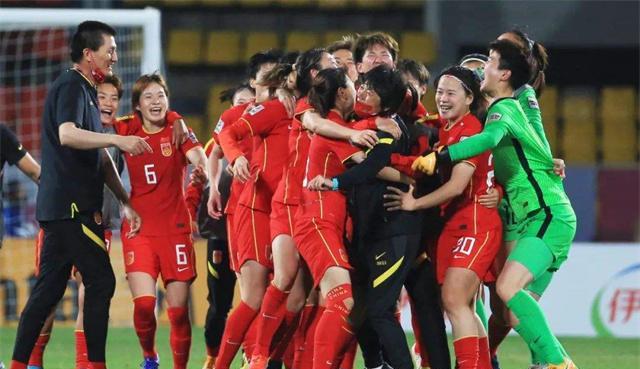 中国女足如此厉害，那现在成绩很差的男足应该学习女足的什么优点(2)