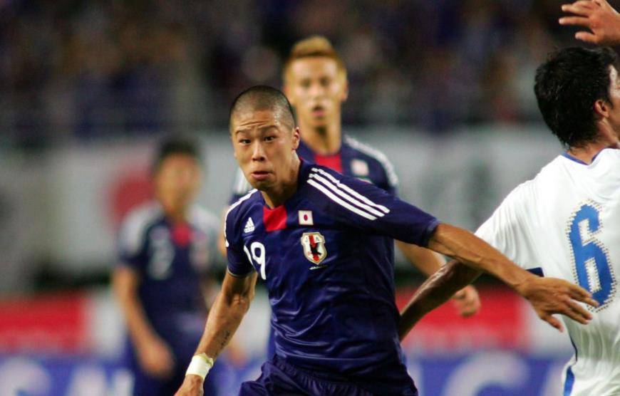 “日本罗纳尔多”失业一年，至今仍是意甲史上进球最多的亚洲前锋(3)