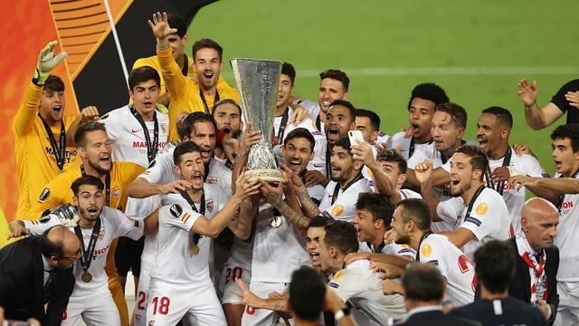 欧联杯夺冠排名，塞维利亚“第五”，埃梅里与荷兰“并列第六”(3)