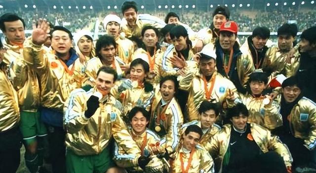 再见！北京国安一代传奇离世，曾率队3次夺得过足协杯冠军(4)