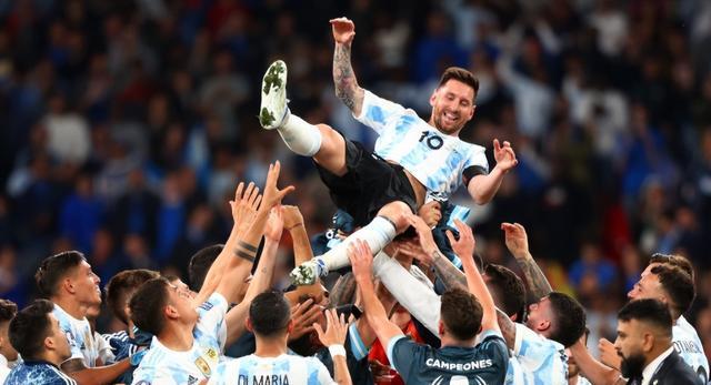 阿根廷3-0挖出最强中场！34岁巨星攻防俱佳，魔笛丁丁坎特结合体(4)