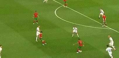 【欧国联】C罗2射被扑 B席2助攻 葡萄牙2比0胜捷克(9)