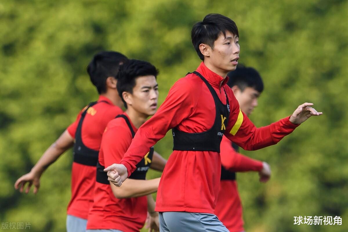 《足球报》曝出争议猛料，广州队球迷吐槽：真把中国足球当公益足球了(3)