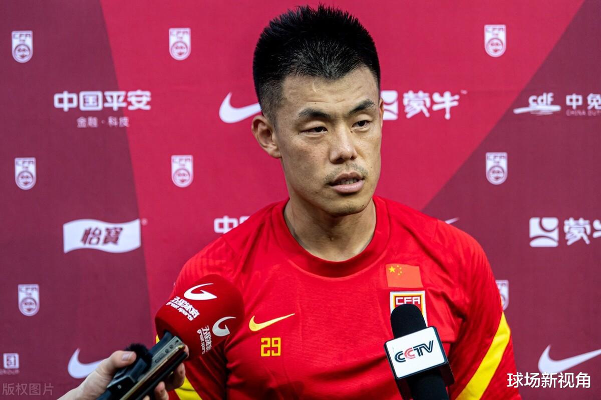 北京媒体最新报道引爆争议，球迷吐槽：中国足球就是个天大的笑话(1)