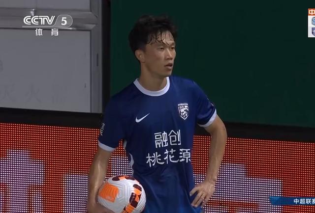 中超积分榜：上海海港升第5，垫底队易主，最大黑马3-0完胜领跑！(1)