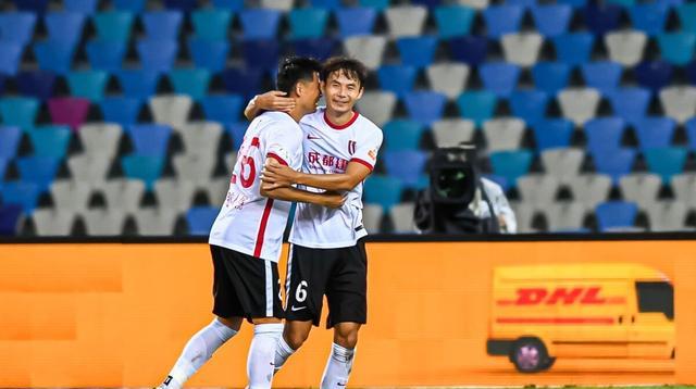 成都蓉城队幸亏没放他走，如今在中超连场进球，助球队拿足6分(4)