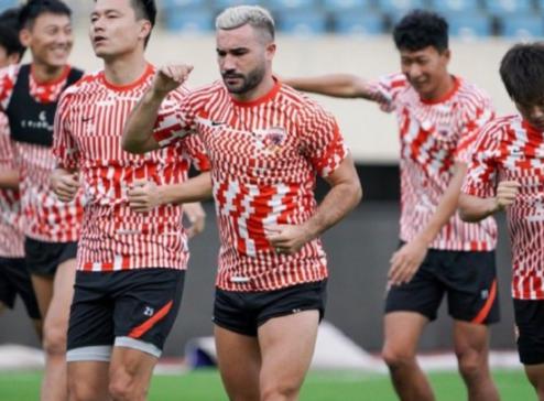 大连2022中超联赛第13轮前瞻，深圳队备战训练(1)