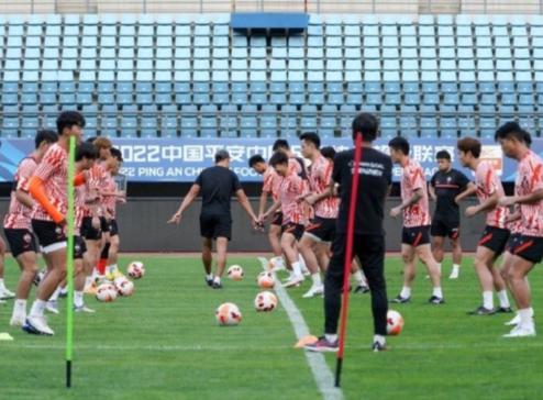大连2022中超联赛第13轮前瞻，深圳队备战训练(8)