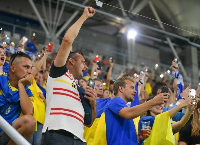 欧冠附加赛：乱世中连过两关，乌克兰劲旅基辅迪纳摩昂然冲击欧冠(2)