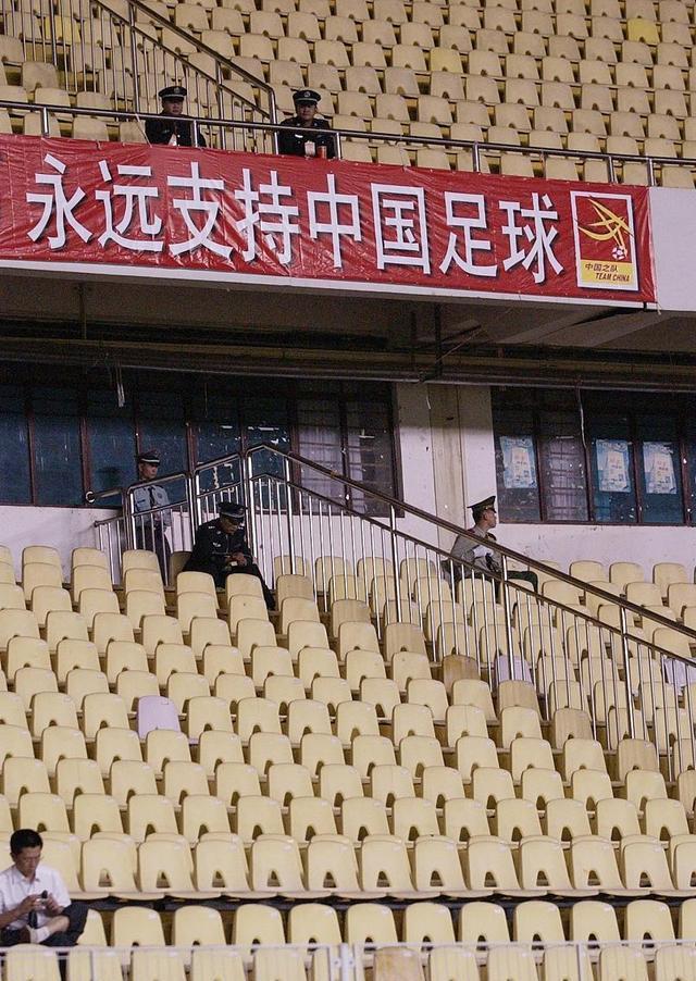 多拉多事件或遇反转，中国籍裁判在国际足球界风光无限，丢人？(3)