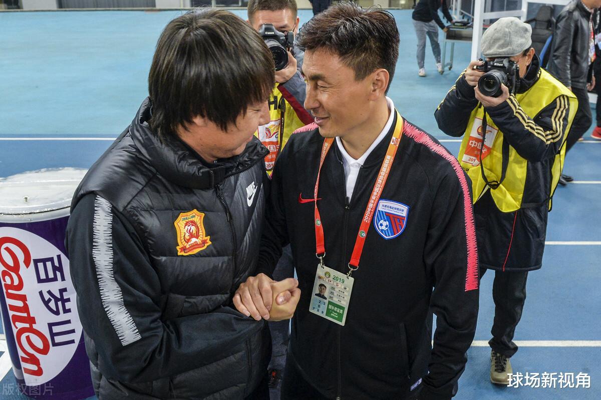 下午14点！中国足球迎喜讯，李玮峰做出难得表态，球迷点赞声一片(4)