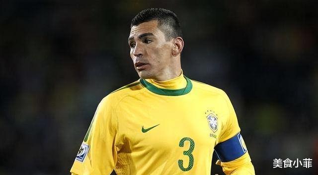 穆里尼奥将再造一支巴西球队队长。铁卫即将征战世界杯。他的前途不会是意甲(3)