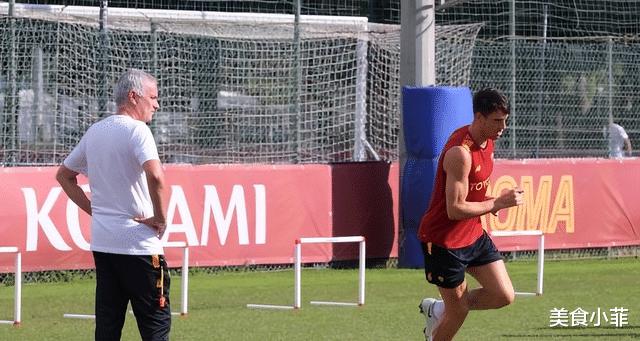 穆里尼奥将再造一支巴西球队队长。铁卫即将征战世界杯。他的前途不会是意甲(18)