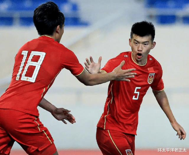 0-1落后还拖延时间！中国足球时隔8年复制奇迹：半个亚洲帮忙出线(2)