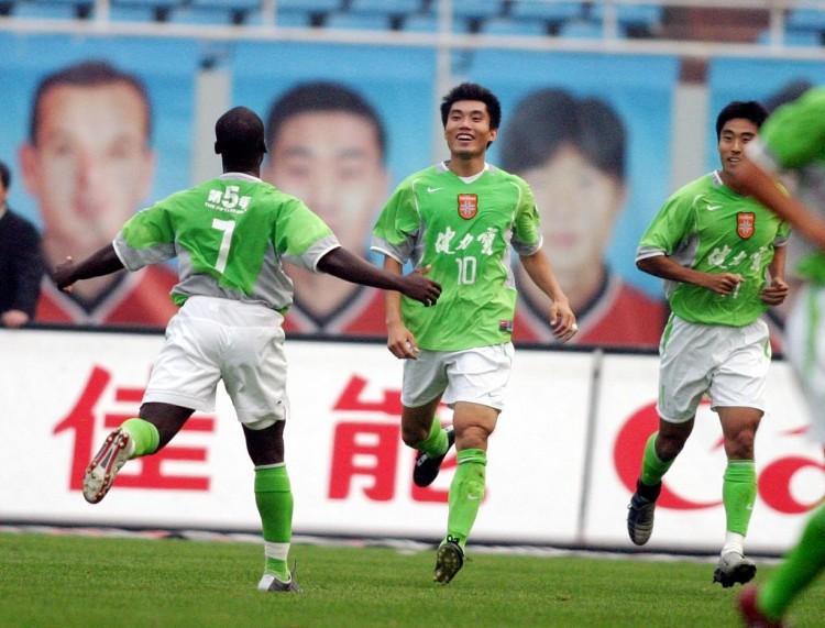 中国足球最后的灯塔，郑智的进化之路，代表了足球的巅峰(1)
