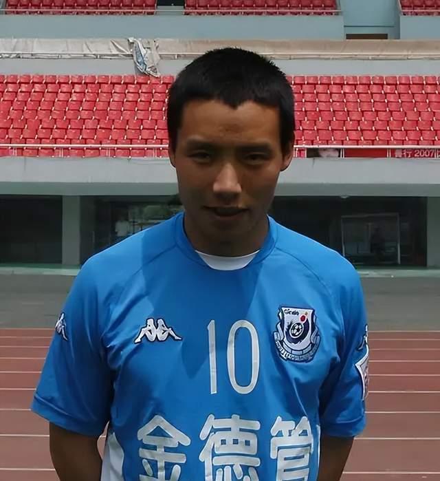 国足天才陈涛：世青赛一战成名，却被俱乐部针对，31岁只能踢中乙(12)