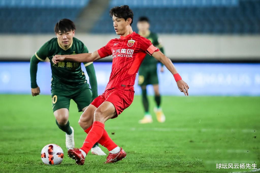 上海海港0-1不敌北京国安，邹德海被抬出球场，武磊和徐新缺阵球队被整体压制(1)