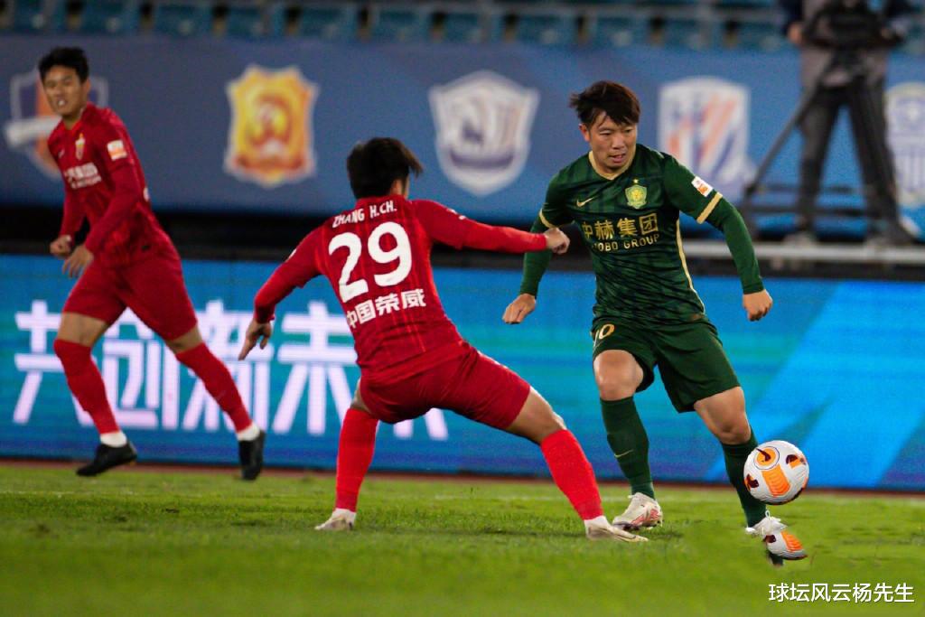 上海海港0-1不敌北京国安，邹德海被抬出球场，武磊和徐新缺阵球队被整体压制(3)