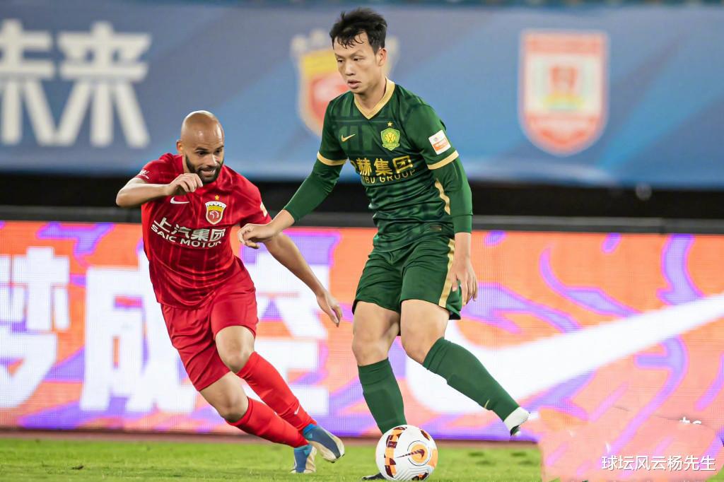 上海海港0-1不敌北京国安，邹德海被抬出球场，武磊和徐新缺阵球队被整体压制(7)